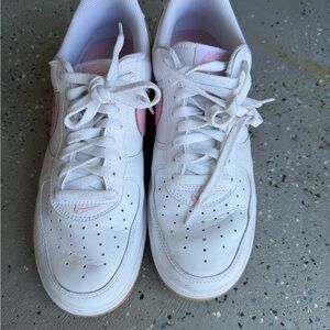 Nike Women's Air Force Size 10 White and Pink